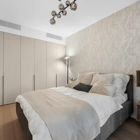 Skypark With Balcony Apartamento Bratislava
